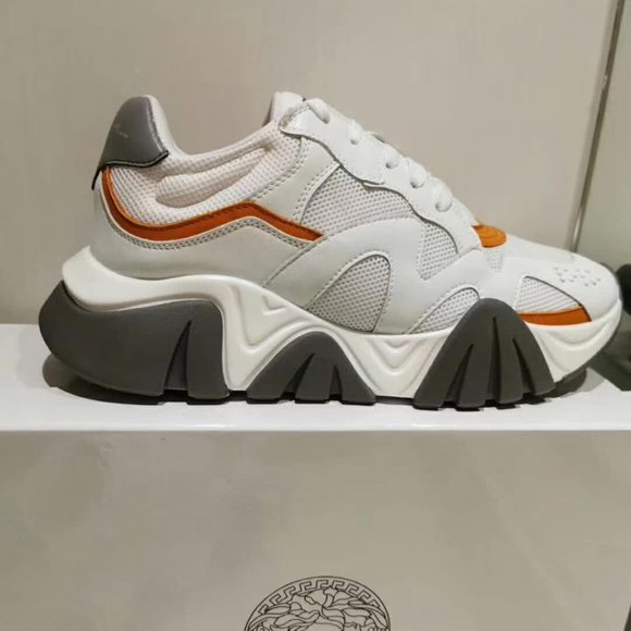 Simple white sneakers for Men main image 9